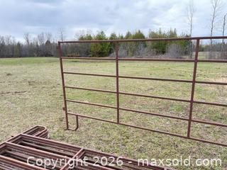 MaxSold Auction: Steel Livestock Panels / Corral Gates, Approx. 8 Panels - Elizabethtown-Kitley (Ontario, Canada) PARTNER MANAGED Estate Sale Online Auction - Rocksprings Road