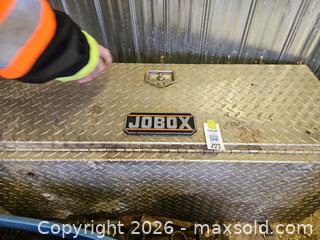 MaxSold Auction: Jobox Aluminum Diamond Plate Crossover Truck Tool Box - Elizabethtown-Kitley (Ontario, Canada) PARTNER MANAGED Estate Sale Online Auction - Rocksprings Road