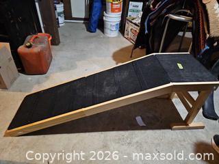 MaxSold Auction: PawHut Folding Wooden Dog Ramp with Carpeted Surface, 5-7 ft - Elizabethtown-Kitley (Ontario, Canada) PARTNER MANAGED Estate Sale Online Auction - Rocksprings Road