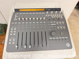 MaxSold Auction: Digidesign 003 Control Surface/Mixer — 8 Faders - East Brunswick (New Jersey, USA) SELLER MANAGED Reseller Online Auction - Tices Lane