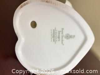 MaxSold Auction: Large White Porcelain/Ceramic Wedding Figurine (Stamped) - Kitchener (Ontario, Canada) SELLER MANAGED Downsizing Online Auction - Templeton Drive