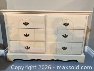 MaxSold Auction: Solid Wood 6-Drawer Dresser, Light Maple Finish - Kitchener (Ontario, Canada) SELLER MANAGED Downsizing Online Auction - Templeton Drive