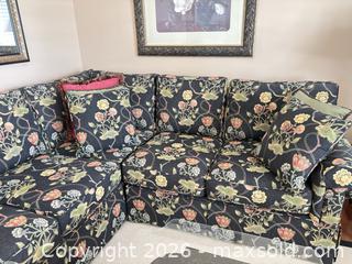 MaxSold Auction: Traditional Fabric Sectional Sofa with Floral Pattern - Kitchener (Ontario, Canada) SELLER MANAGED Downsizing Online Auction - Templeton Drive