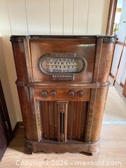 MaxSold Auction: RCA Victor 1940s Console Radio Wooden Cabinet C - East Vincent Township (Pennsylvania, USA) Downsizing Online Auction - Sheeder Road