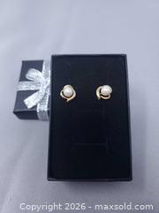 MaxSold Auction: Pair of 14K Gold and Pearl Earrings - Toronto (Ontario, Canada) SELLER MANAGED Estate Sale Online Auction - Swanwick Avenue