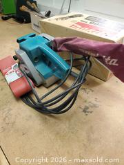 MaxSold Auction: Belt sander - Oak Bay (British Columbia, Canada) SELLER MANAGED Moving Online Auction - Kinross Avenue