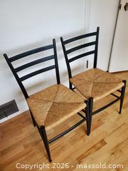 MaxSold Auction: Chairs - Oak Bay (British Columbia, Canada) SELLER MANAGED Moving Online Auction - Kinross Avenue