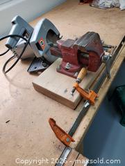 MaxSold Auction: Hand tools - Oak Bay (British Columbia, Canada) SELLER MANAGED Moving Online Auction - Kinross Avenue