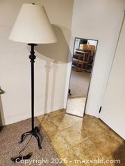 MaxSold Auction: Household items - Oak Bay (British Columbia, Canada) SELLER MANAGED Moving Online Auction - Kinross Avenue