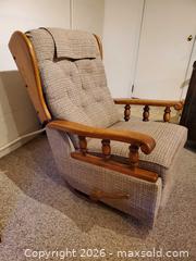 MaxSold Auction: Recliner chair - Oak Bay (British Columbia, Canada) SELLER MANAGED Moving Online Auction - Kinross Avenue