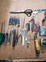 MaxSold Auction: Small hand tools - Oak Bay (British Columbia, Canada) SELLER MANAGED Moving Online Auction - Kinross Avenue