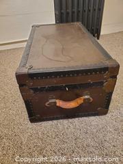 MaxSold Auction: Storage trunk - Oak Bay (British Columbia, Canada) SELLER MANAGED Moving Online Auction - Kinross Avenue