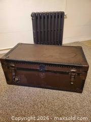 MaxSold Auction: Storage trunk - Oak Bay (British Columbia, Canada) SELLER MANAGED Moving Online Auction - Kinross Avenue