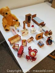 MaxSold Auction: Wooden miniature toys - Oak Bay (British Columbia, Canada) SELLER MANAGED Moving Online Auction - Kinross Avenue