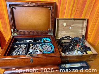 MaxSold Auction: Estate Jewelry - Hamilton (Ontario, Canada) SELLER MANAGED Estate Sale Online Auction - Gertrude Street