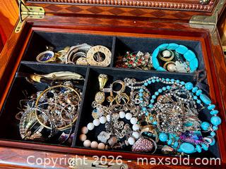 MaxSold Auction: Estate Jewelry - Hamilton (Ontario, Canada) SELLER MANAGED Estate Sale Online Auction - Gertrude Street