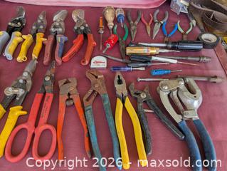 MaxSold Auction: Tin snip collection - Campbell (California, USA) SELLER MANAGED Estate Sale Online Auction - Union Avenue