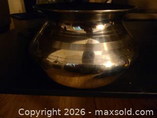 MaxSold Auction: 80% silver bowl / pot - Brampton (Ontario, Canada) SELLER MANAGED Reseller Online Auction - Elizabeth Street North (CONDO)
