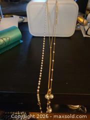 MaxSold Auction: Costume jewelry  - Brampton (Ontario, Canada) SELLER MANAGED Reseller Online Auction - Elizabeth Street North (CONDO)