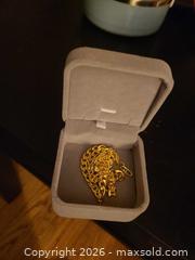 MaxSold Auction: Fake gold choker - Brampton (Ontario, Canada) SELLER MANAGED Reseller Online Auction - Elizabeth Street North (CONDO)