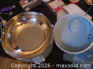 MaxSold Auction: Food saver and cooling patches - Brampton (Ontario, Canada) SELLER MANAGED Reseller Online Auction - Elizabeth Street North (CONDO)