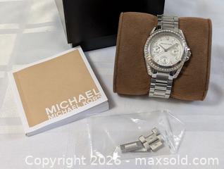 MaxSold Auction: MICHAEL KORS WOMEN'S WRIST WATCH - Kingston (Ontario, Canada) SELLER MANAGED Downsizing Online Auction - Rosemund Crescent