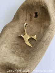 MaxSold Auction: 10 Karat Gold Bird Pendant - Saanich (British Columbia, Canada) SELLER MANAGED Reseller Online Auction - Old West Saanich Road
