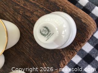 MaxSold Auction: Lennox Porcelain Gold Gilded Tea Cups - Saanich (British Columbia, Canada) SELLER MANAGED Reseller Online Auction - Old West Saanich Road