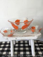 MaxSold Auction: Vintage Glass Serving Set  - Saanich (British Columbia, Canada) SELLER MANAGED Reseller Online Auction - Old West Saanich Road