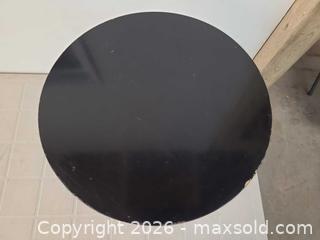 MaxSold Auction: Baker End Table with Brass Base and Black Wood Top Made in Italy - Toronto (Ontario, Canada) PARTNER MANAGED Reseller Online Auction - Queen Street West