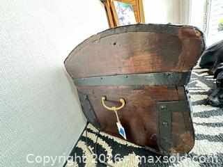 MaxSold Auction: Storage Trunk Blanket Chest - Webster (New York, USA) PARTNER MANAGED Estate Sale Online Auction - North Avenue