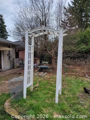 MaxSold Auction: 7 ft White Vinyl/PVC Garden Arbor - Oshawa (Ontario, Canada) PARTNER MANAGED Downsizing Online Auction - Somerville Street
