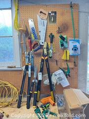 MaxSold Auction: Gardening Tools  - Oshawa (Ontario, Canada) PARTNER MANAGED Downsizing Online Auction - Somerville Street