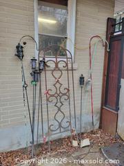 MaxSold Auction: Mixed Garden Trellises, Torches & Planters Lot (6-10) - Oshawa (Ontario, Canada) PARTNER MANAGED Downsizing Online Auction - Somerville Street