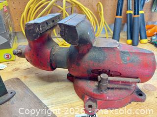 MaxSold Auction: Vise and Wine Corker  - Oshawa (Ontario, Canada) PARTNER MANAGED Downsizing Online Auction - Somerville Street