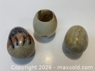 MaxSold Auction: Three Agate/Onyx Polished Stone Pieces: Egg, Carved Ornament, Votive Cup - New Westminster (British Columbia, Canada) SELLER MANAGED Reseller Online Auction - Canfor Avenue