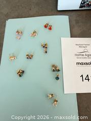 MaxSold Auction: 14k Yellow Gold Mixed Jewelry Lot — Stud Earrings & Single Pendant - Langford (British Columbia, Canada) PARTNER MANAGED Estate Sale Online Auction - Leigh Road