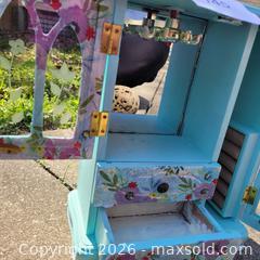MaxSold Auction: (145) Redesigned vintage jewellery box - Strathroy-Caradoc (Ontario, Canada) SELLER MANAGED Downsizing Online Auction - Strathroyal Avenue