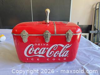 MaxSold Auction: Coca-Cola Red Retro Portable Cooler with Built-In Radio - Henderson (Nevada, USA) PARTNER MANAGED Estate Sale Online Auction - West Warm Springs Road