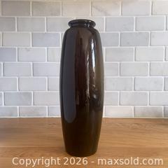 MaxSold Auction: Antique J.B. Owens Pottery "Utopian" Iris Flower Ceramic Vase, USA, c1900 - Toronto (Ontario, Canada) SELLER MANAGED Reseller Online Auction - Ellsworth Avenue