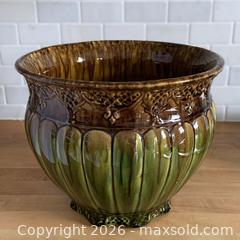 MaxSold Auction: Large Antique Green Brown Ochre Glazed Majolica Ribbed Jardiniere Planter, Roseville Pottery 1920s - Toronto (Ontario, Canada) SELLER MANAGED Reseller Online Auction - Ellsworth Avenue