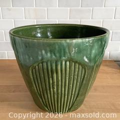 MaxSold Auction: Vintage 9-Inch Gothic Green Drip Glaze Stoneware Jardiniere Planter No. 1420, Robinson Ransbottom Pottery Co. - Toronto (Ontario, Canada) SELLER MANAGED Reseller Online Auction - Ellsworth Avenue