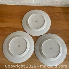 MaxSold Auction: Vintage Lily of The Valley Bone China Dinnerware, Melba, England - Toronto (Ontario, Canada) SELLER MANAGED Reseller Online Auction - Ellsworth Avenue