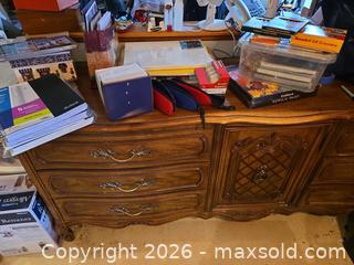 MaxSold Auction: Art supplies, watercolor paper,small easel,acrylic paint, greeting cards, spiral notebooks - Aurora (Colorado, USA) PARTNER MANAGED Estate Sale Online Auction - South Danube Circle