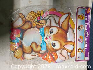 MaxSold Auction: Easter cutouts - Le Roy (New York, USA) SELLER MANAGED Downsizing Online Auction - East Main Road