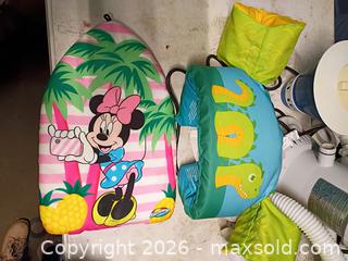 MaxSold Auction: Pool pump and floaties - Le Roy (New York, USA) SELLER MANAGED Downsizing Online Auction - East Main Road