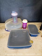 MaxSold Auction: Silicone pan set and food carrier  - Le Roy (New York, USA) SELLER MANAGED Downsizing Online Auction - East Main Road