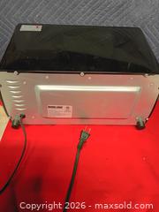 MaxSold Auction: Toaster oven - Le Roy (New York, USA) SELLER MANAGED Downsizing Online Auction - East Main Road