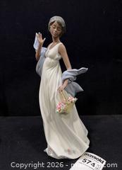 MaxSold Auction: Lladró "Winds of Romance" Porcelain Figurine - Hatboro (Pennsylvania, USA) PARTNER MANAGED Estate Sale Online Auction - Jacksonville
