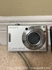 MaxSold Auction: Mixed Sony Cyber-shot & Canon PowerShot Compact Digital Cameras - Burlington (Ontario, Canada) SELLER MANAGED Downsizing Online Auction -  Taylor Crescent